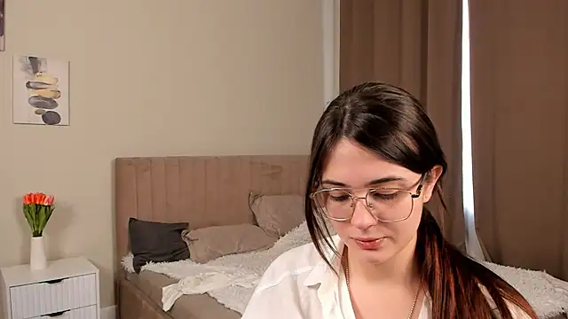 LareeGuzzon Live XXX chat