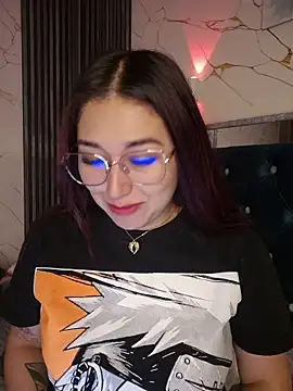 Sarah_Bloom Adlı Modelin Canlı XXX Sohbeti