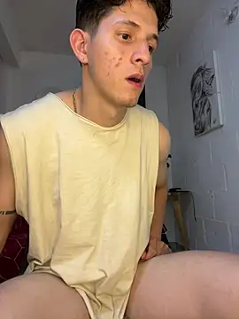 Bodyxx23: διαδικτυακό σόου στην κάμερα