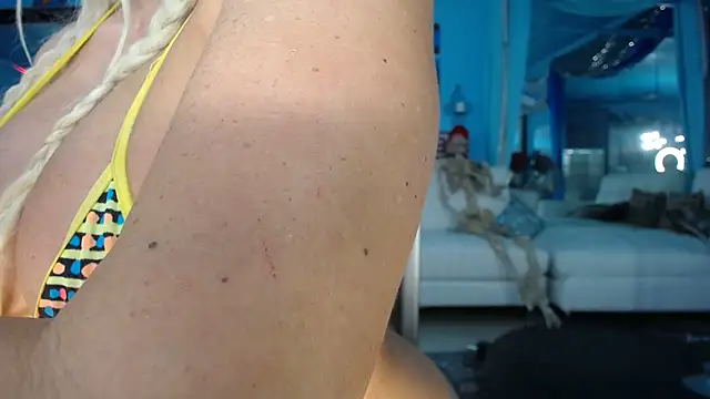 دردشة ADRIANNA_FOX الجنسية المباشرة