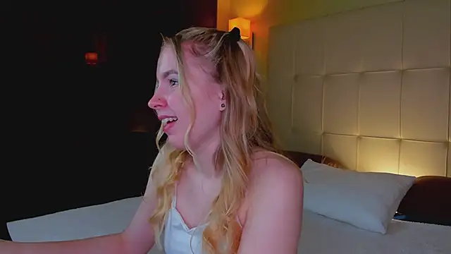 Linda__Bloom 现场XXX聊天