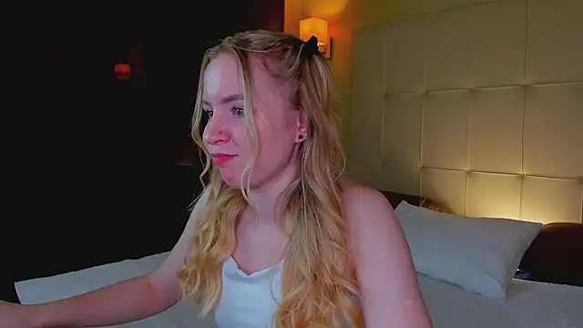 Linda__Bloom Chat XXX in diretta