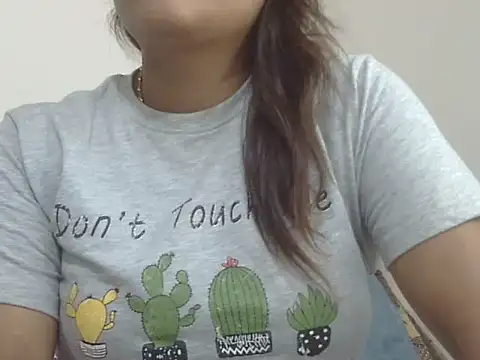 Pokazy przed kamerką – shekira99