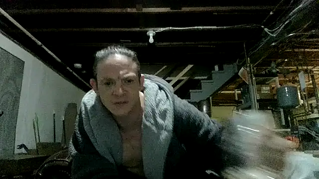 ShadowLove85: διαδικτυακό σόου στην κάμερ α