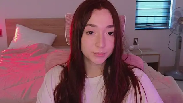 Chatroom XXX en direct de YasmineWest