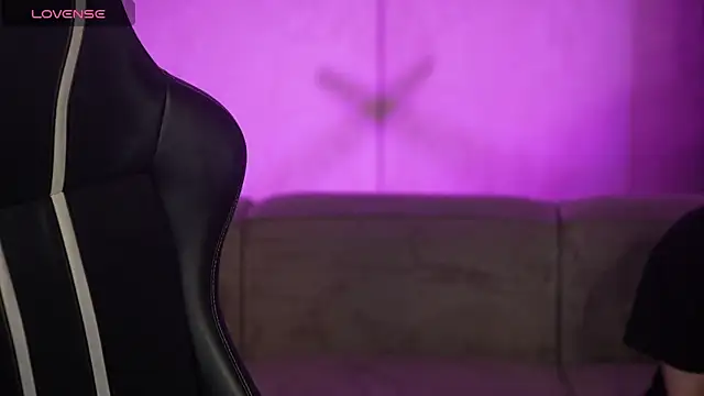 Esmie_Smile's Live XXX Chat