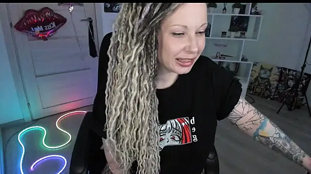 HoneySallyMoore 即時 XXX 聊天