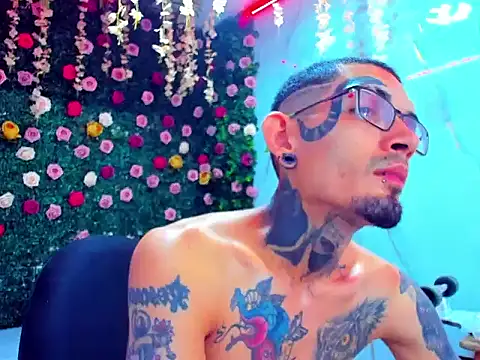 Boy_tatto77 Show in webcam