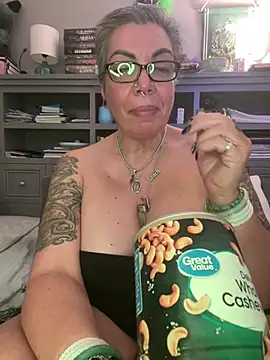 dieseldame1313 Chat XXX in diretta