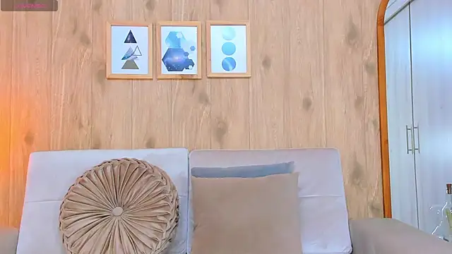 Chatroom XXX en direct de demyrose_