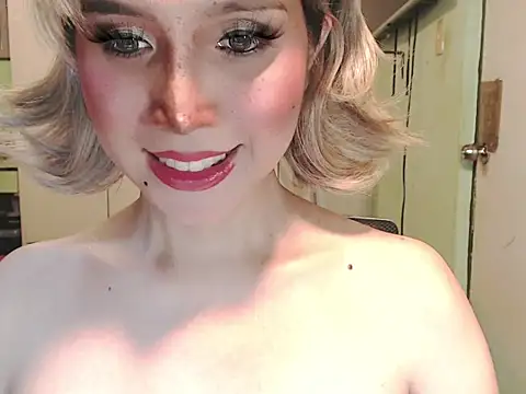 Ezradeliciosa's Webcam Show