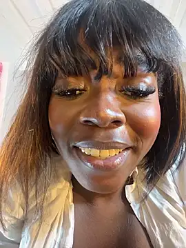 Онлайн чат XXX karinacortes