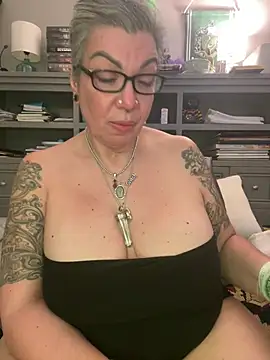 dieseldame1313 Chat XXX live