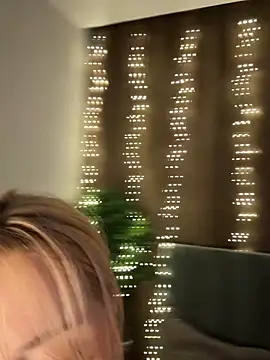 KellyMoors 现场XXX聊天