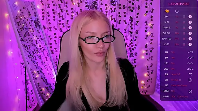 Chat XXX en directo de AnyaTaylor_