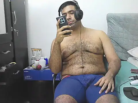 AlphaLatinoBear ওয়েবক্যাম শো
