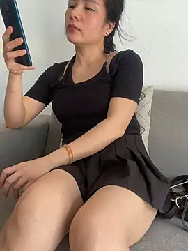 Ivy_Trix2's Live XXX Chat