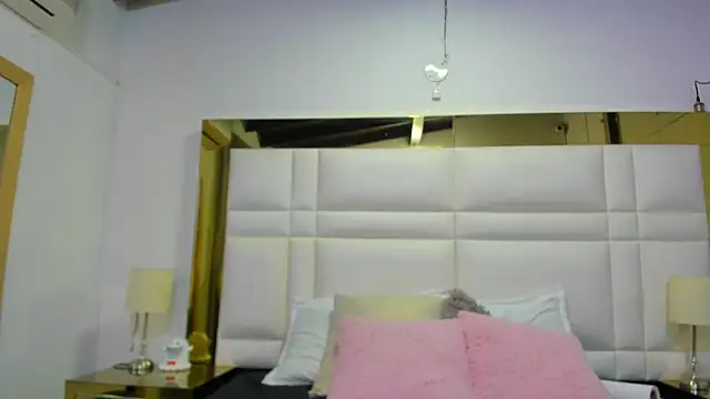 Brenda_Thomp Adlı Modelin Web Kamerası Şovu