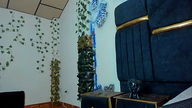 fulfill_fantasies1's Live XXX Chat