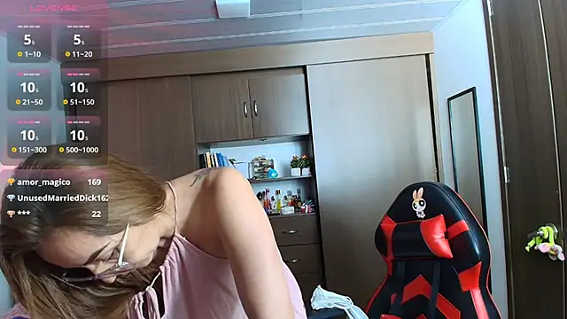 valeria_teiku's Webcam Show