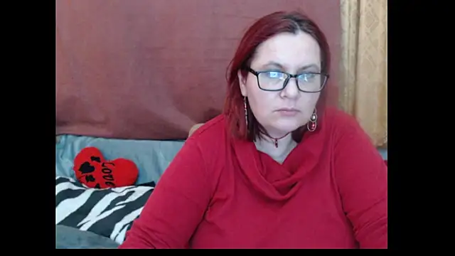 PlayfullMature's Live XXX Chat