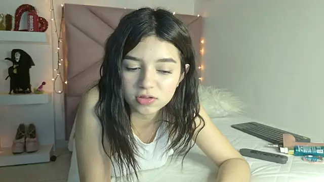 eva_sin18 Adlı Modelin Canlı XXX Sohbeti