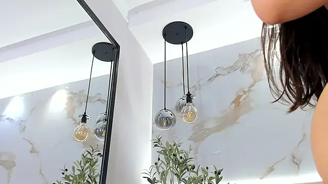 MiaKay1's Live XXX Chat