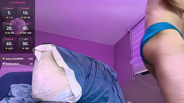 XXX chat uživo modela Masked_Top