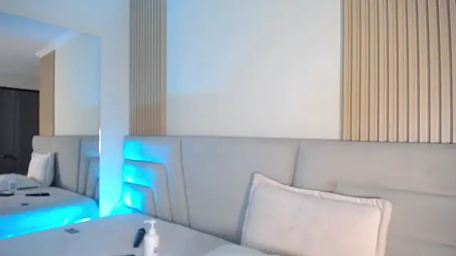 Miss_Loise's Live XXX Chat