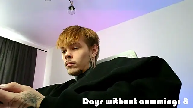 Pokazy przed kamerką – DENIS_HERE