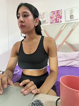 แชท XXX สดของ Violet_rousse7