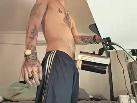 RyanMira – Naživo XXX chat