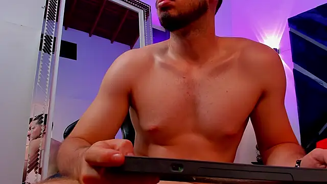 Logan_Wolf-js Live XXX-chat