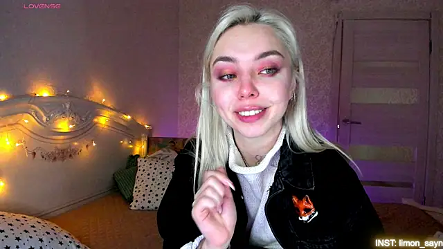 Živý XXX chat LillyMoure_