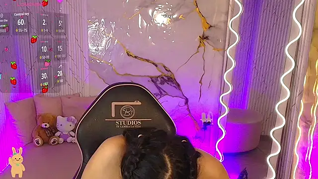 Chat XXX en directo de PEACHY_TAY