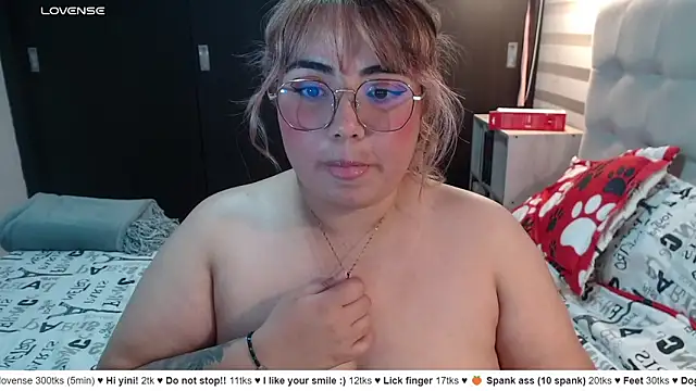 YiniBelle Adlı Modelin Canlı XXX Sohbeti