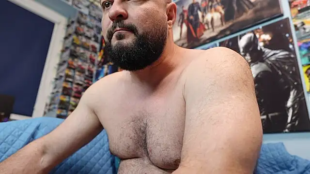 Show modela Muscle_Bear na web-kameri
