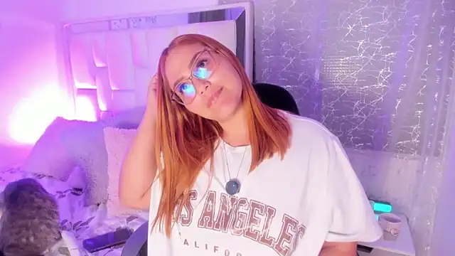 Živý XXX chat LeahxBarker