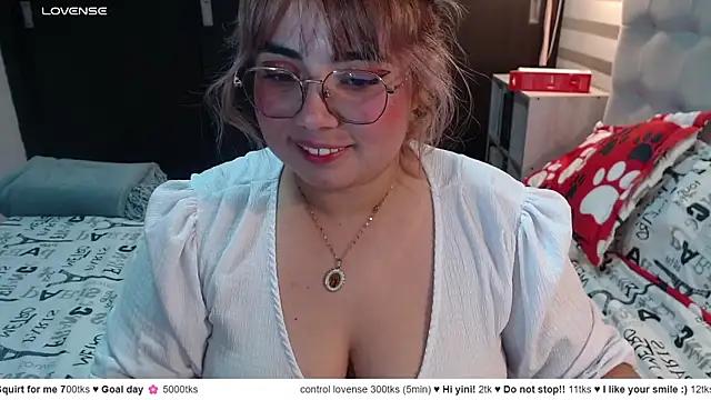 YiniBelle Adlı Modelin Canlı XXX Sohbeti