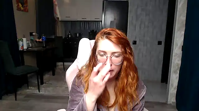 Reginasmilee Adlı Modelin Canlı XXX Sohbeti