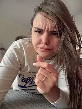 NikaMur 即時 XXX 聊天