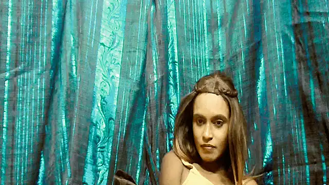 SassyXindian Adlı Modelin Canlı XXX Sohbeti