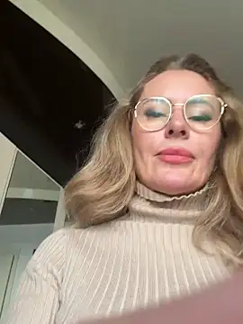 Tania201243 Adlı Modelin Canlı XXX Sohbeti