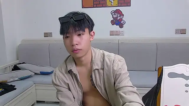 Similu-001 élő XXX-chatje