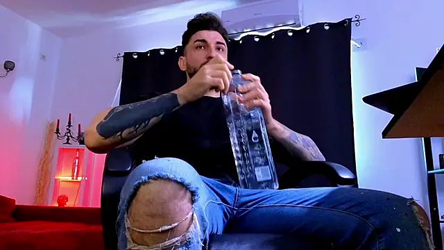 MightyAaron66 网络视讯表演