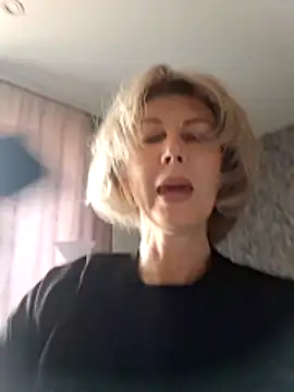 stellahere8's Live XXX Chat