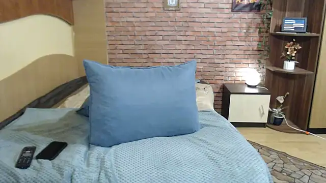 EvelyneFlirtyMilf Chat XXX in diretta