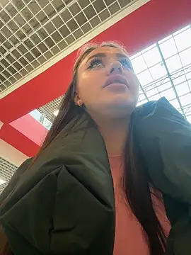 Chat +18 de KiraSunshine ao vivo