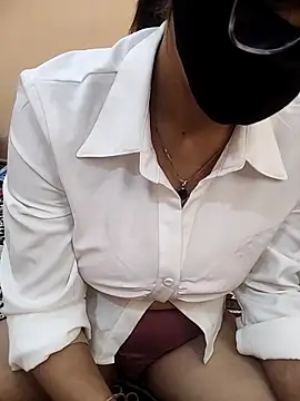 Pokazy przed kamerką – Rising_Queen