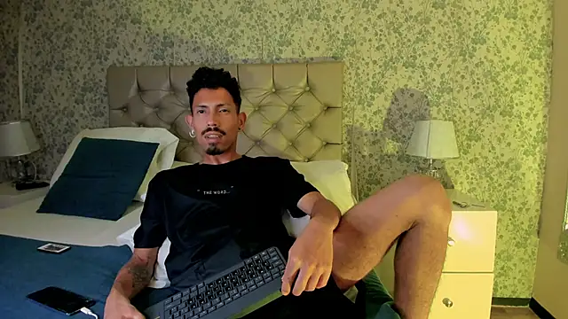 NoaahTylor Chat XXX live